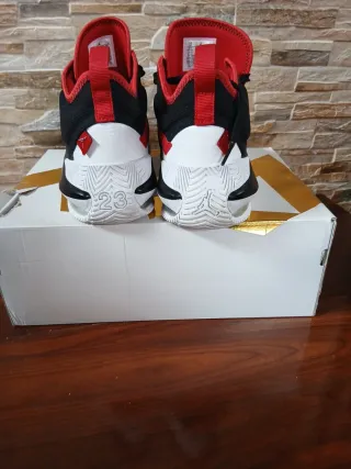 Nike Jordan Stay Loyal 2 Negro Blanco