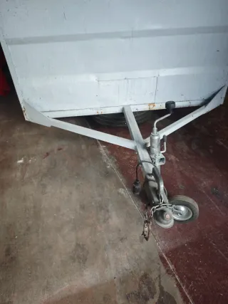 Remolque grande con documentación