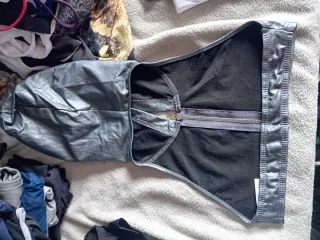 Top Shein Capucha Espalda Abierta Negro XS