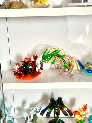 Figuras Pokemon Groudon y Rayquaza Kaiyodo