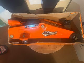 Gato hidráulico con ruedas 2000kg