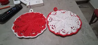 Presine uncinetto rosse e bianche fatte a mano