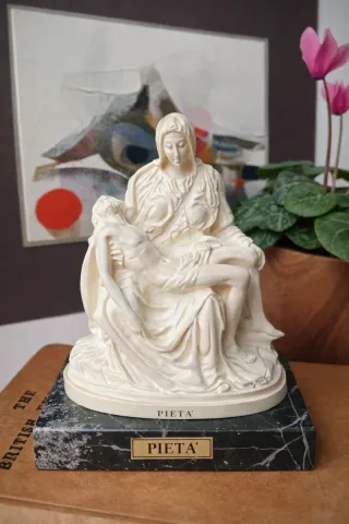 VIRGEN MARÍA PIETA MIGUEL ÁNGEL + ESPEJO REGALO