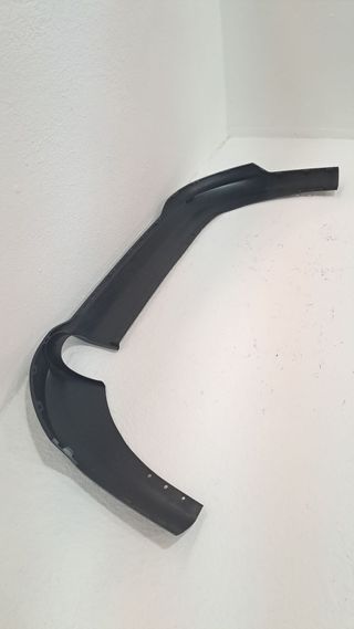 PLASTICO FORD FOCUS 689706