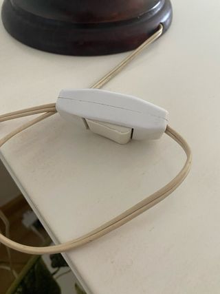 Lámpara de mesa madera torneada vintage