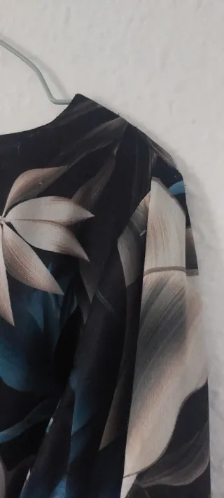 Vestido estampado hojas manga volantes