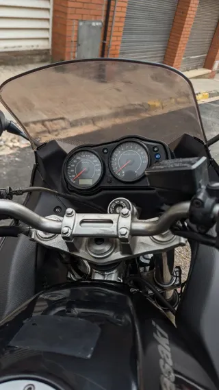 Kawasaki ER-6f Negra