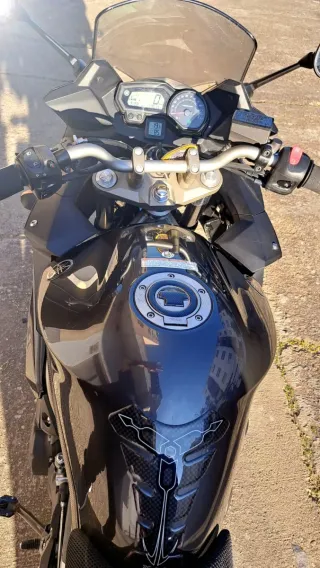 Yamaha XJ6 Negra