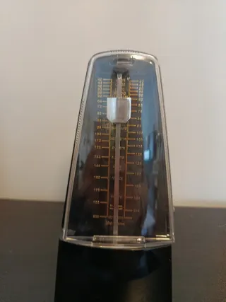 Metrónomo Mecánico Clásico