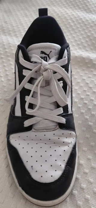 Zapatillas Puma Negras y Blancas Talla 39