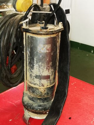 Bomba Sumergible 1.7 CV 20m Elevación