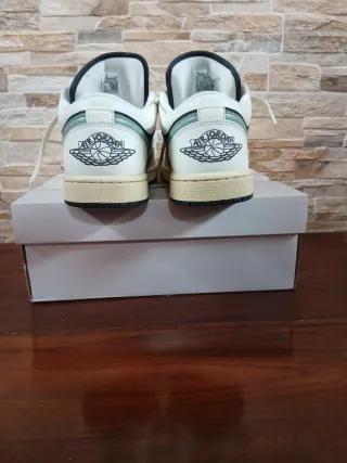 Air Jordan 1 Low Jade Smoke