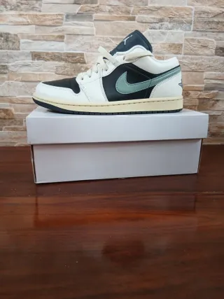 Air Jordan 1 Low Jade Smoke