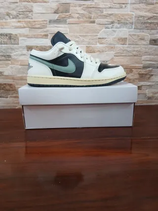 Air Jordan 1 Low Jade Smoke
