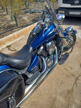 Motor Kawasaki Cruiser azul