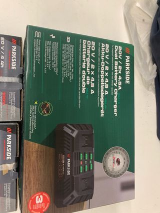 Caricabatterie doppio Parkside 20V