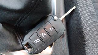 Peugeot 2008 PureTech 100 S&S Active 75 kW (100 CV)