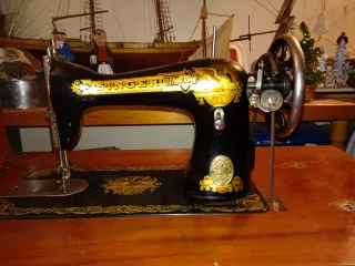 Máquina de coser Singer antigua