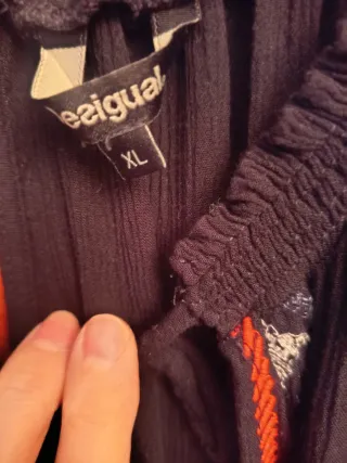 Blusa Desigual bordada manga larga