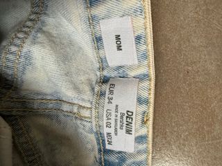 Pantalones vaqueros desgastados