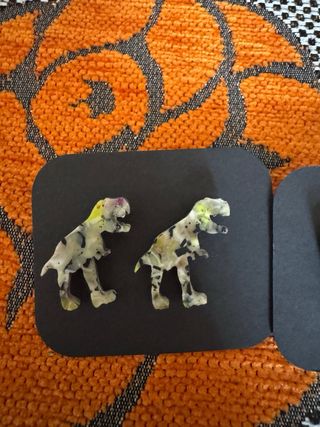 Lote pendientes dinosaurio y cuadrados