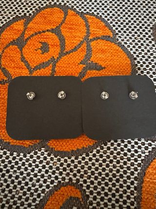 Lote pendientes dinosaurio y cuadrados