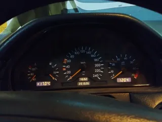 Mercedes-Benz Classe E (214) 1995