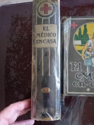 2 Enciclopedias El Médico en Casa 1932.TOMO I y II