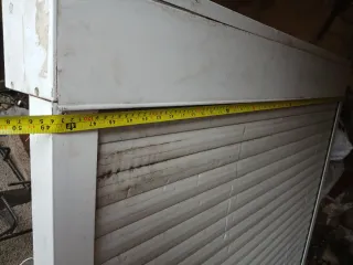 Ventana aluminio con persiana