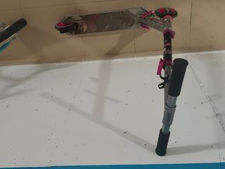 Patinete de niña con diseño de mariposas