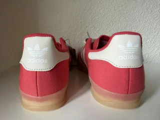 Zapatillas Adidas Gazelle rosas/rojas