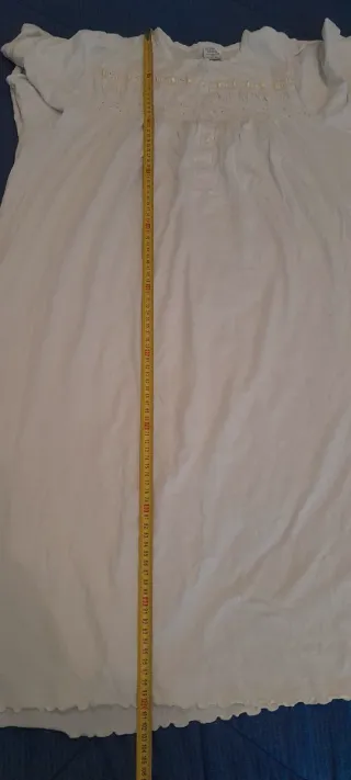 3 Camicie da notte.  Lavate, ma nuove.