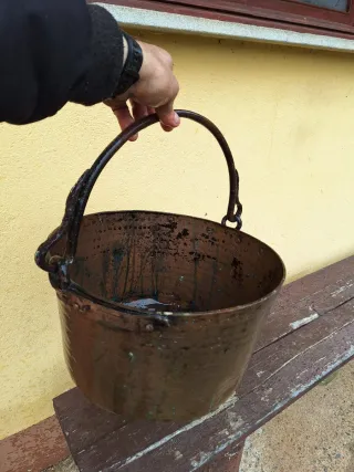 Calderone di rame antico