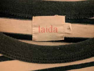 Camiseta de rayas verdes y blancas