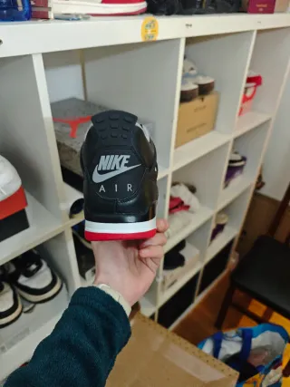Jordan 4 Bred