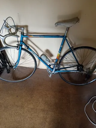 Bicicleta de carretera Orbea azul