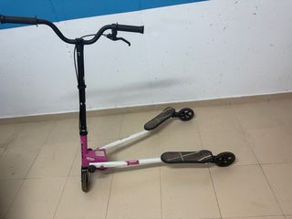 Patinete infantil rosa y blanco