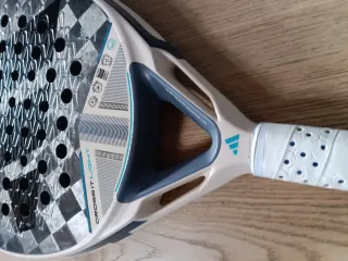 Pala pádel Adidas Marta Ortega. Un solo uso