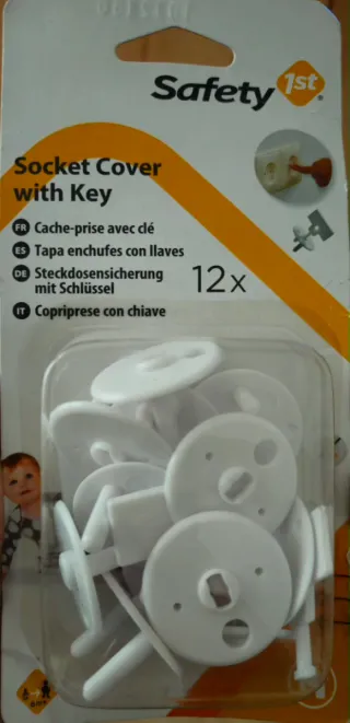 Protectores enchufes. 2 euros