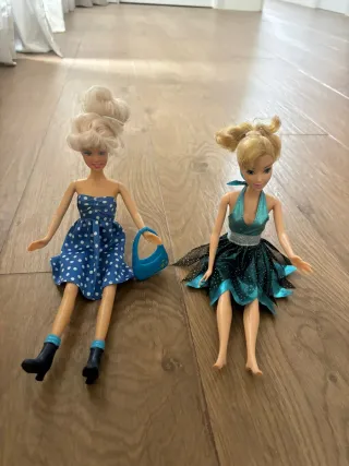 Lote de 14 muñecas: Ariel, Tinkerbell y coche y mo