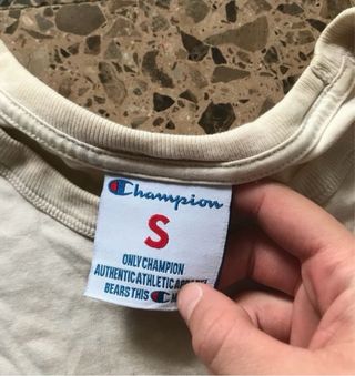 Camiseta Champion Beige y Negra Talla S