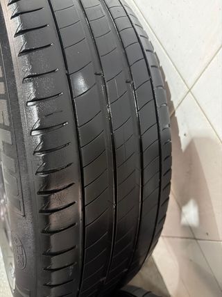 Neumático 215/65 R16