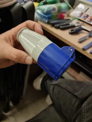 Conector azul para caravana