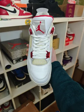 Jordan 4 Metallic Red
