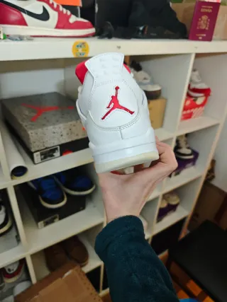 Jordan 4 Metallic Red