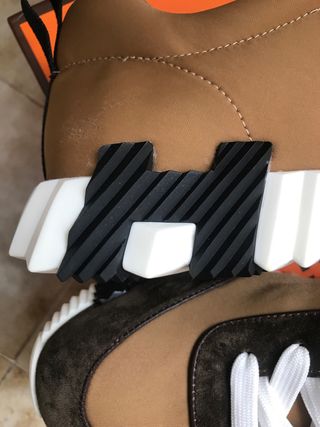 Hermès zapatillas deportivas marrones y negras