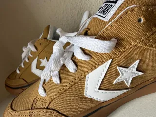 Zapatillas Converse Marrones y Blancas