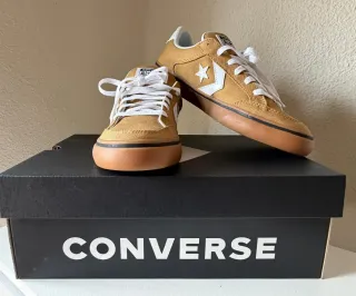 Zapatillas Converse Marrones y Blancas