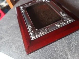 Marco fotos caoba y plateado decorado