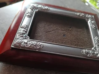 Marco fotos caoba y plateado decorado